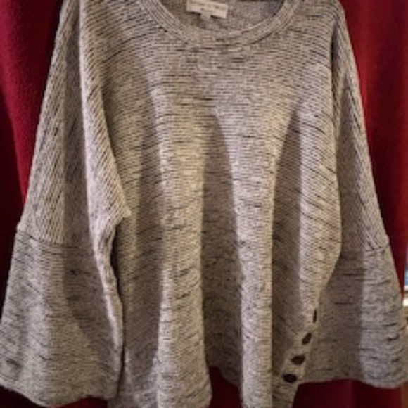 Loft top - Picture 1 of 3